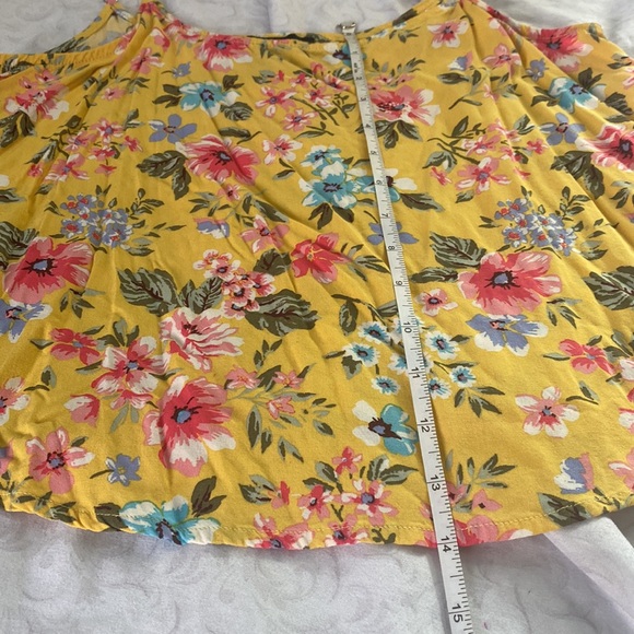 Floral top - Picture 5 of 5